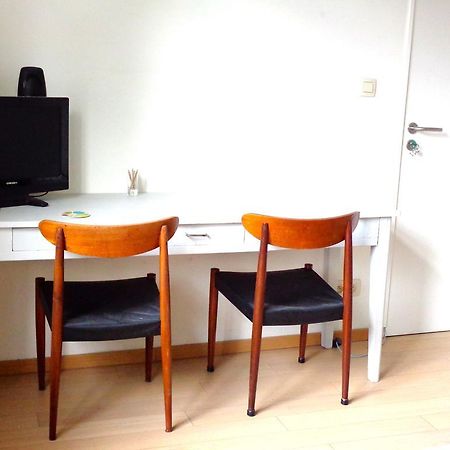 B&B La Chambre Du Zodiaque Uccle Ruang foto