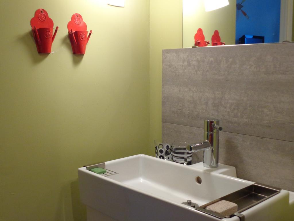 B&B La Chambre Du Zodiaque Uccle Ruang foto