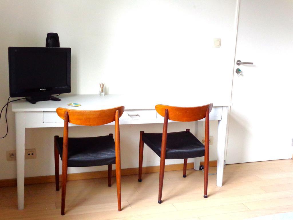 B&B La Chambre Du Zodiaque Uccle Ruang foto